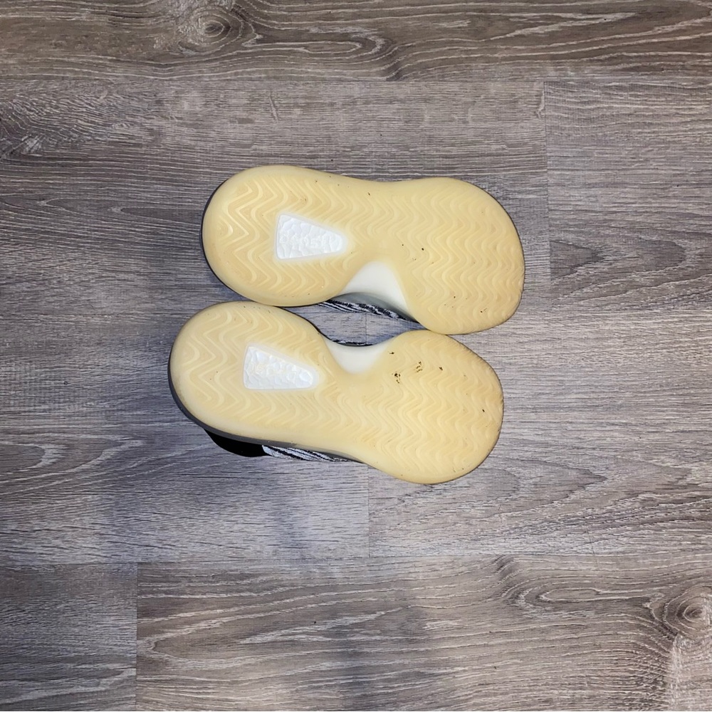 Yeezy Quantum Quantum - image 5